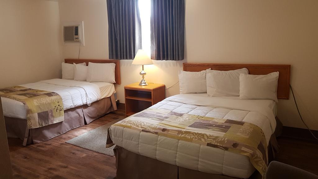 Queens Arms Inn Шарлоттаун Экстерьер фото