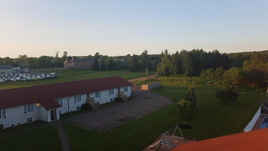 Queens Arms Inn Шарлоттаун Экстерьер фото
